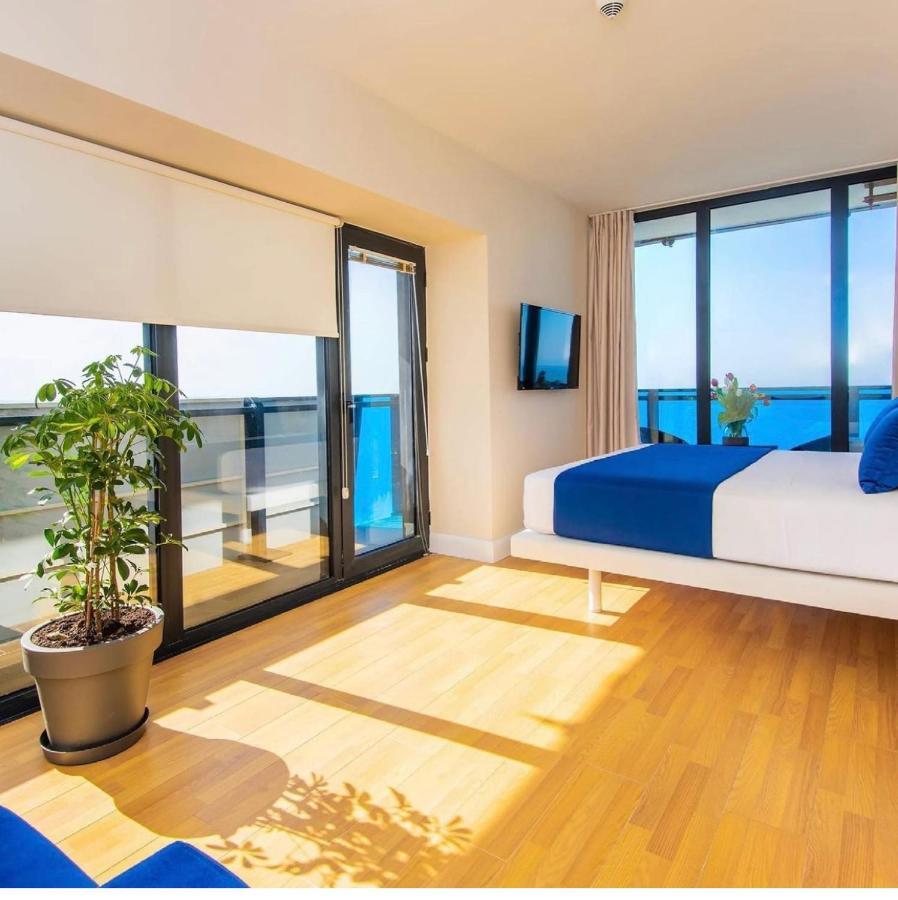 Orbi City Suite バトゥーミ エクステリア 写真