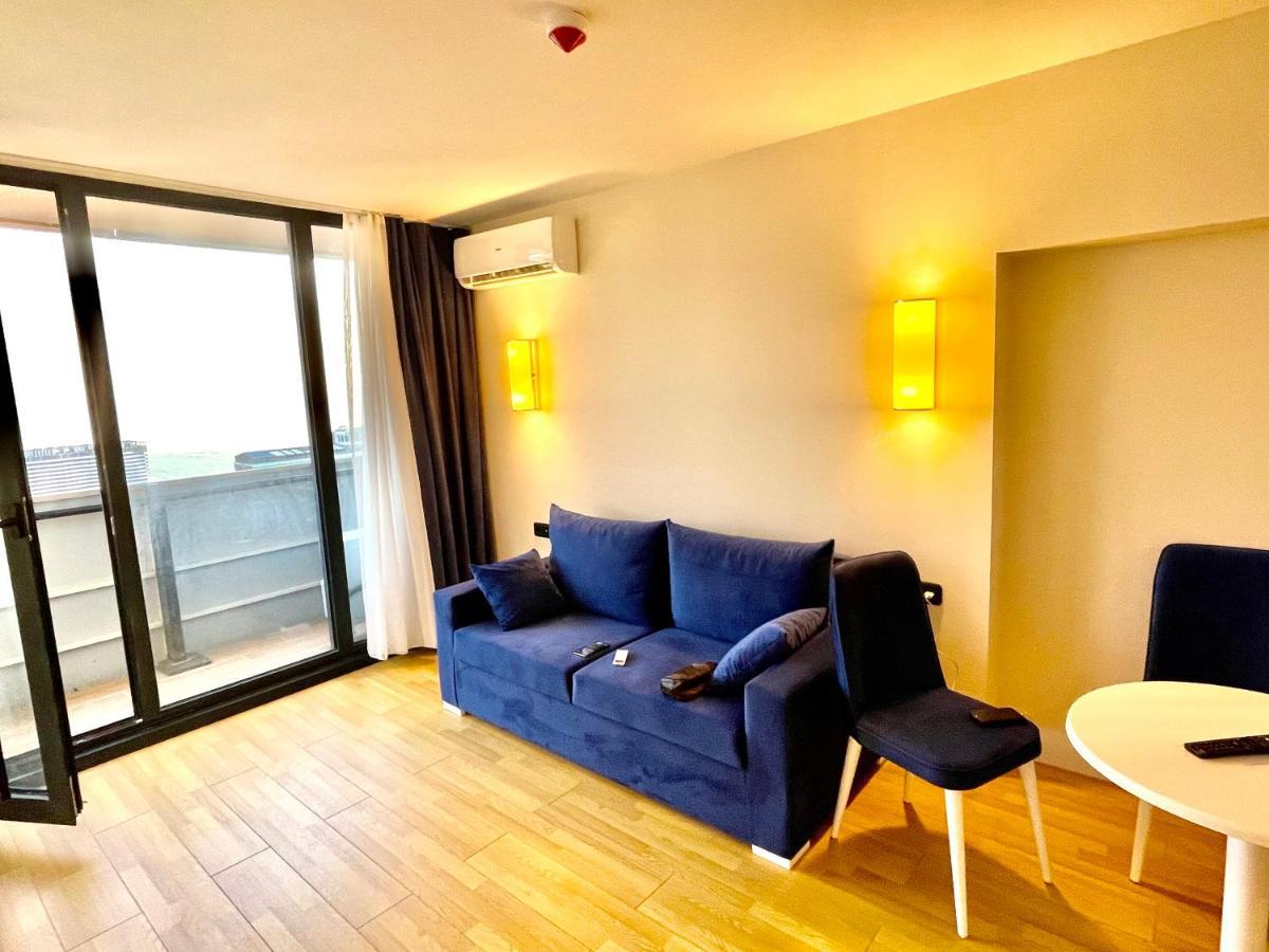 Orbi City Suite バトゥーミ エクステリア 写真